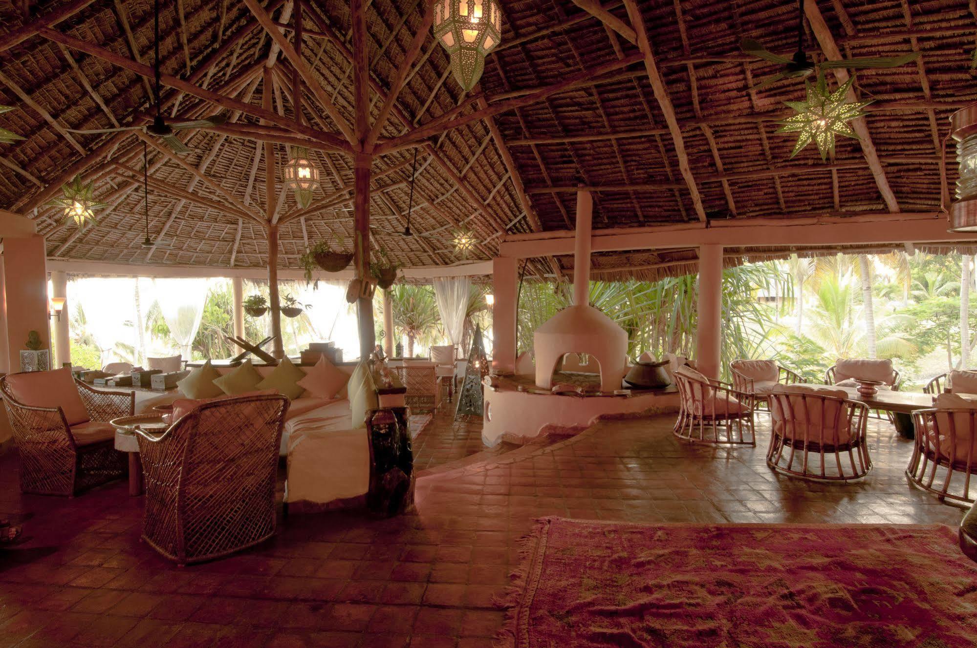 Kinasi Lodge Utende Exteriér fotografie