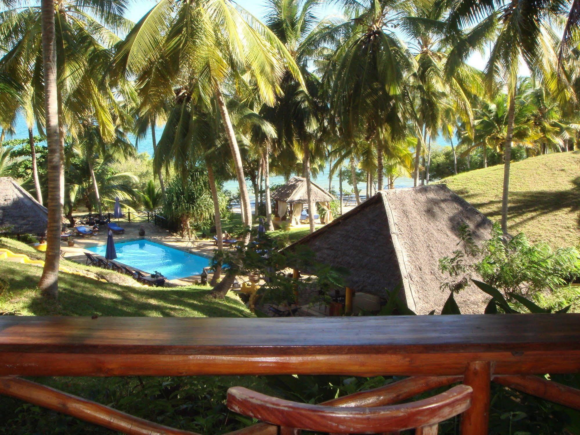 Kinasi Lodge Utende Exteriér fotografie